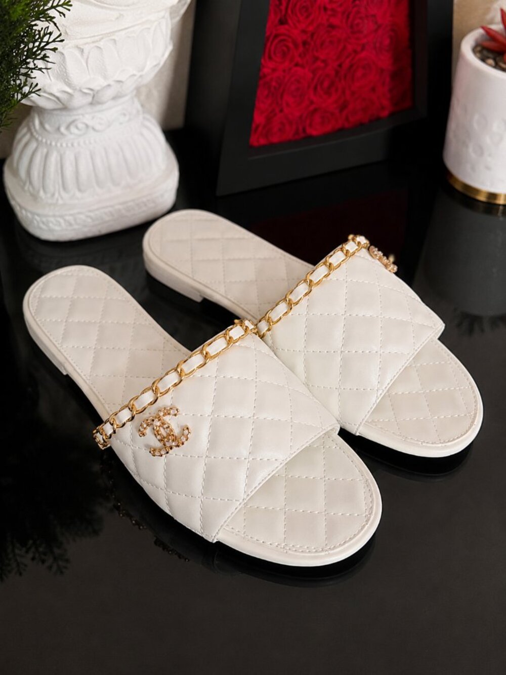 Luxe White Quilted Slide Sandals Gold Chain Detail EU 37